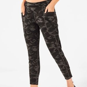 Fabletics Maj Pocket Camo Pants